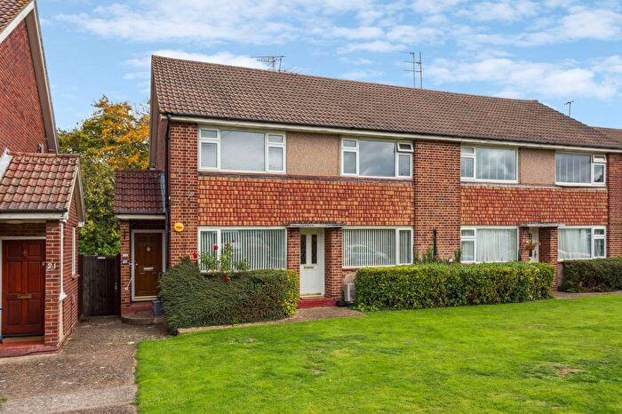 2 Bedroom Flat For Sale In Pentland Road, Bushey, WD23