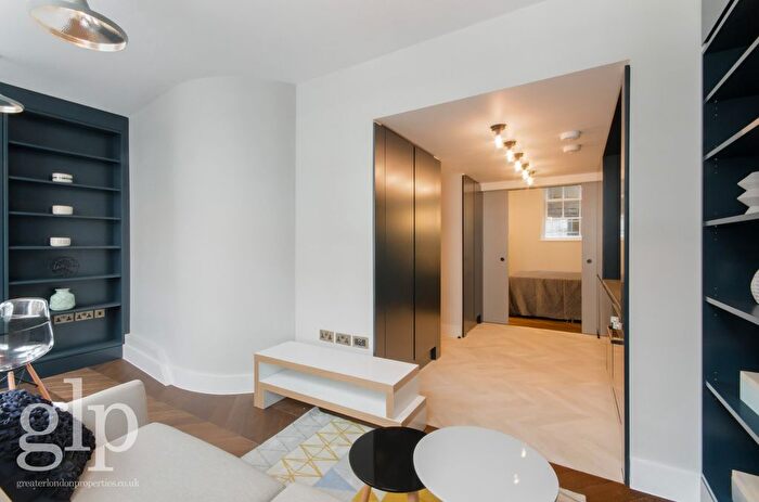 1 Bedroom Flat To Rent In Old Compton Street, Soho, W1D