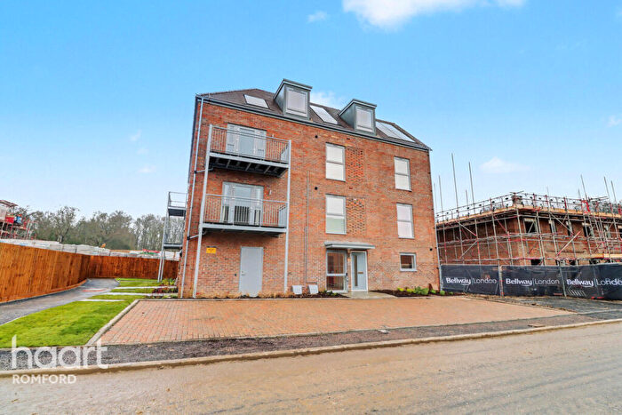 2 Bedroom Apartment To Rent In Orchid Avenue, Harold Hill, RM3