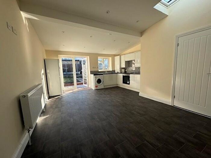 4 Bedroom Terraced House To Rent In Westwood Road, Ilford, IG3