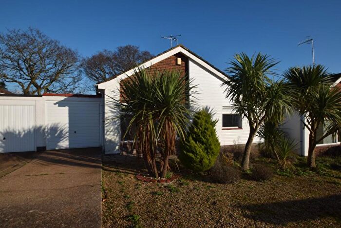 2 Bedroom Semi-Detached Bungalow To Rent In Montfort Road, Westham, BN24