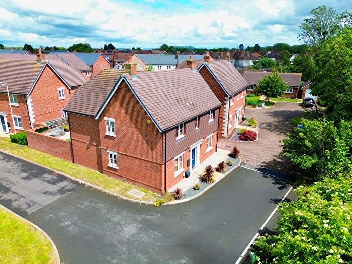 4 Bedroom Detached House For Sale In Neven Place, Gloucester, GL1