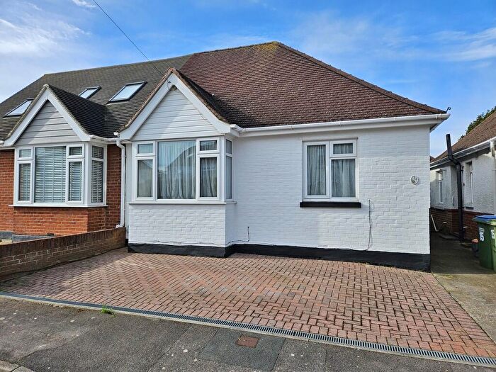 2 Bedroom Semi-Detached Bungalow For Sale In Windsor Road, Portchester, PO16
