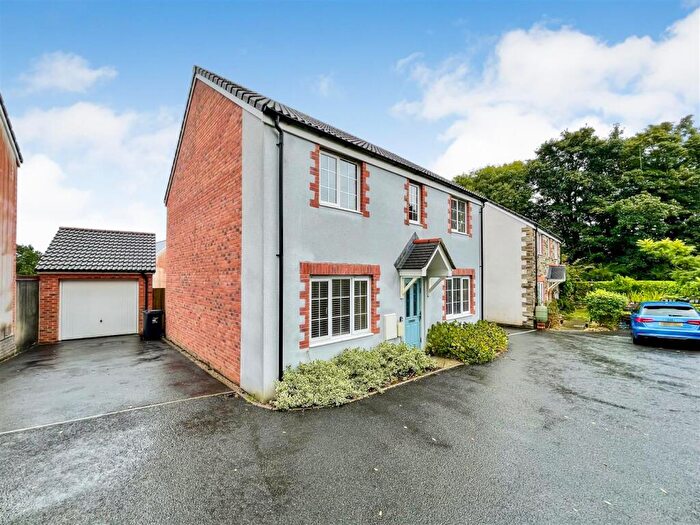 4 Bedroom Detached House For Sale In Honeypin Grove, Liskeard, PL14