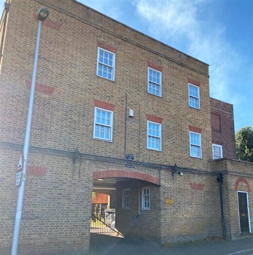 1 Bedroom Flat To Rent In East Row, Rochester, ME1