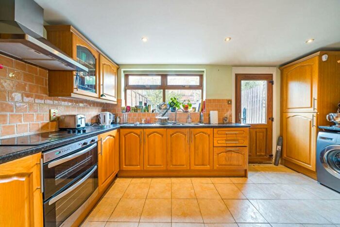 4 Bedroom Semi-Detached House To Rent In Mayton Street, Lower Holloway, London, N7
