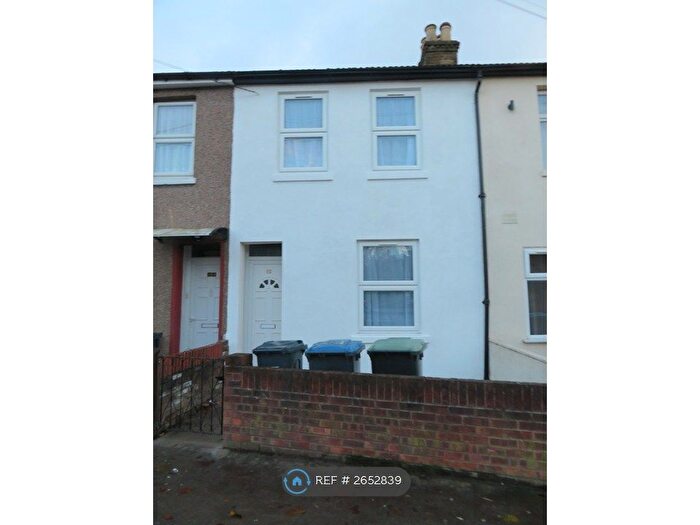 4 Bedroom Terraced House To Rent In Town Road, London, N9