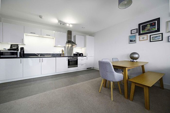 2 Bedroom Flat To Rent In Blackfriars Road, London, SE1