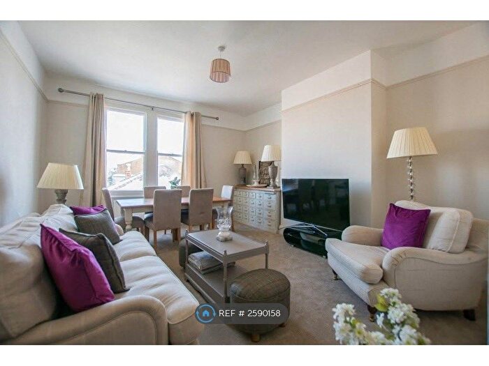 2 Bedroom Flat To Rent In Great Norwood Street, Cheltenham, GL50