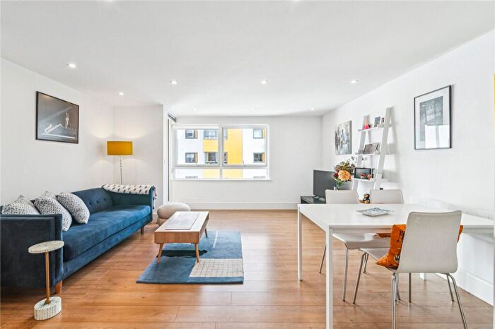 1 Bedroom Apartment For Sale In Shepherdess Walk, London, N1