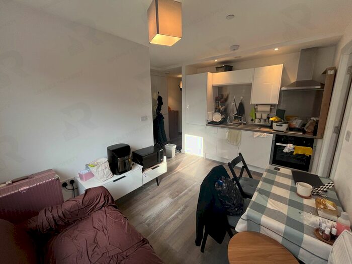 1 Bedroom Flat To Rent In Talbot Road, Manchester, M16