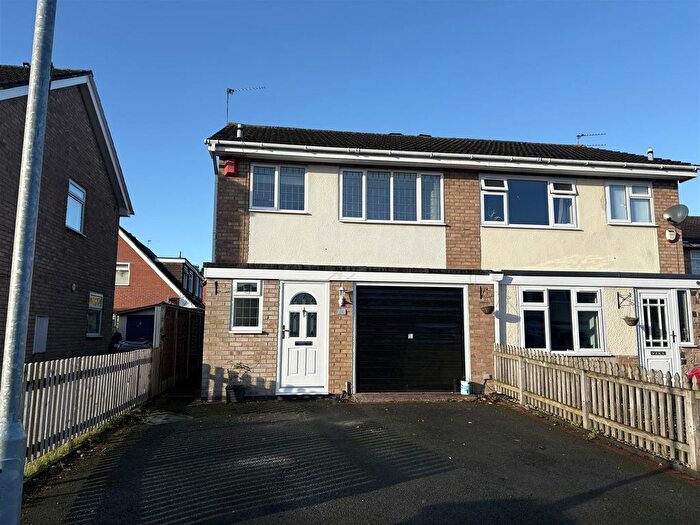 3 Bedroom Property To Rent In Camborne Close, Congleton, CW12