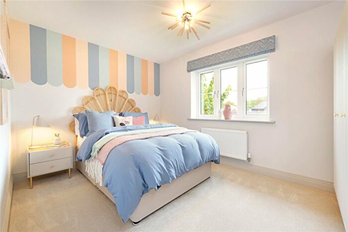3 Bedroom Detached House For Sale In Willowbank Place, Send, Woking, Surrey, GU23