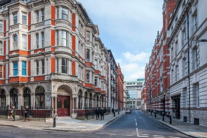 2 Bedroom Flat For Sale In Temple Avenue, London, EC4Y
