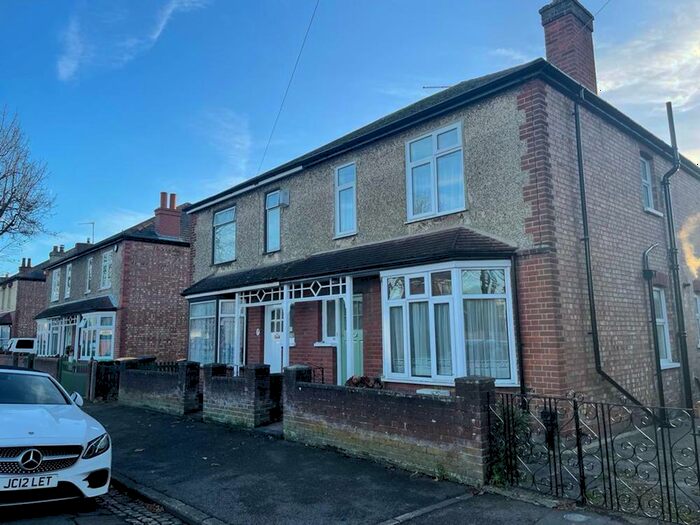 3 Bedroom Semi-Detached House To Rent In Willow Road, Bedford, MK42