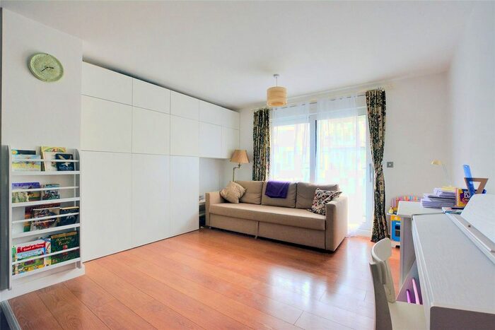 1 Bedroom Flat To Rent In Barge Walk, London, SE10