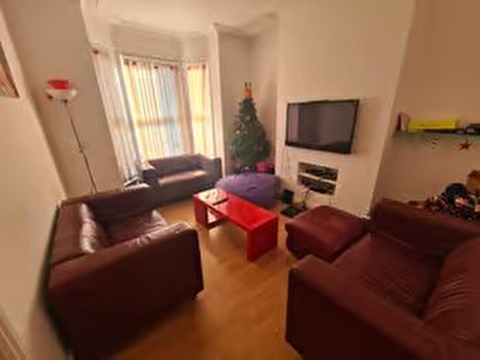 6 Bedroom Terraced House To Rent In Ashville View, Leeds, West Yorkshire, LS6