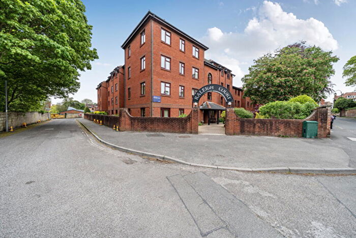 1 Bedroom Flat For Sale In Polebarn Road, Trowbridge, BA14