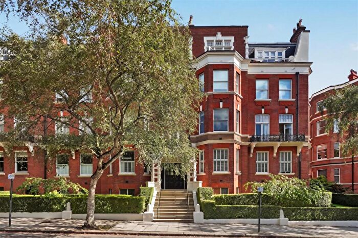 3 Bedroom Flat For Sale In Marlborough Mansions, Cannon Hill, NW6