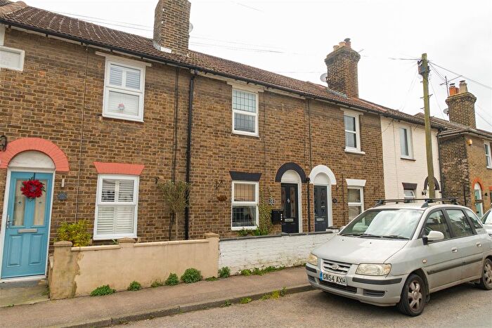 2 Bedroom Terraced House For Sale In High Street, Wouldham, ME1