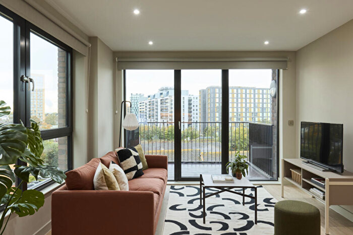 2 Bedroom Flat To Rent In Flat, Anchor House, Conington Road, London, SE13