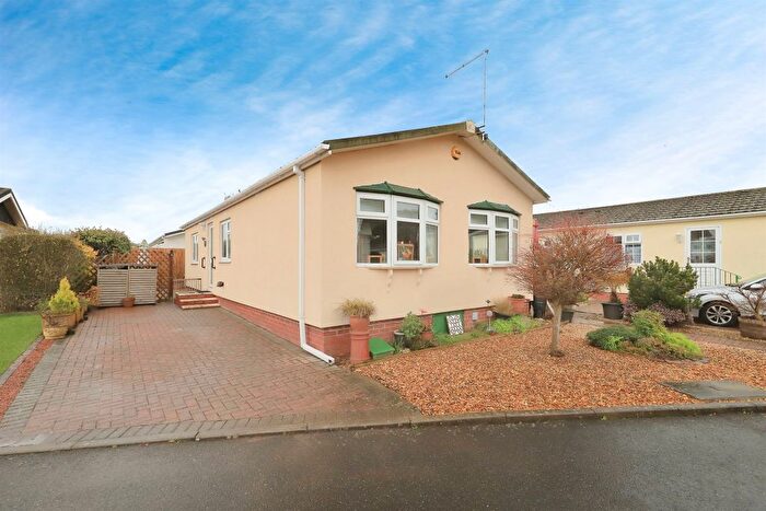 2 Bedroom Detached House For Sale In Severn Bank Park, Stourport-On-Severn, DY13