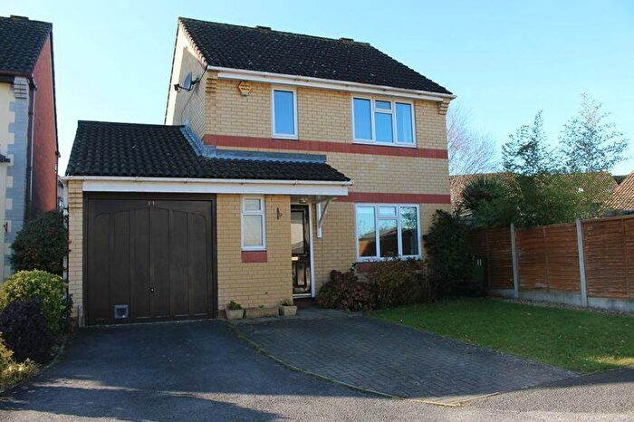 3 Bedroom Detached House For Sale In Azalea Close, Calne, SN11
