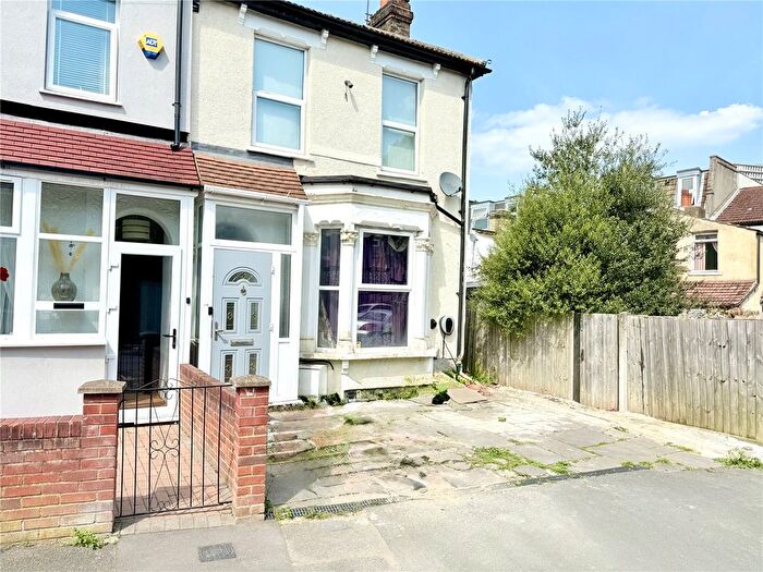 3 Bedroom End Of Terrace House To Rent In Tanfield Road, Croydon, CR0