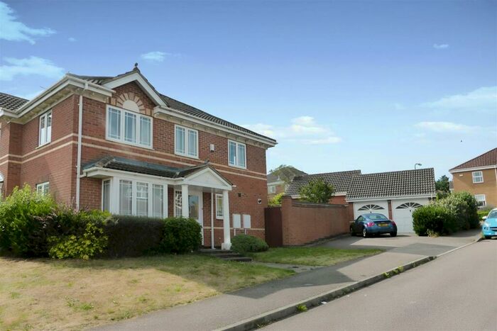 4 Bedroom Detached House To Rent In Gillingham Road, Kettering, Northants, NN15