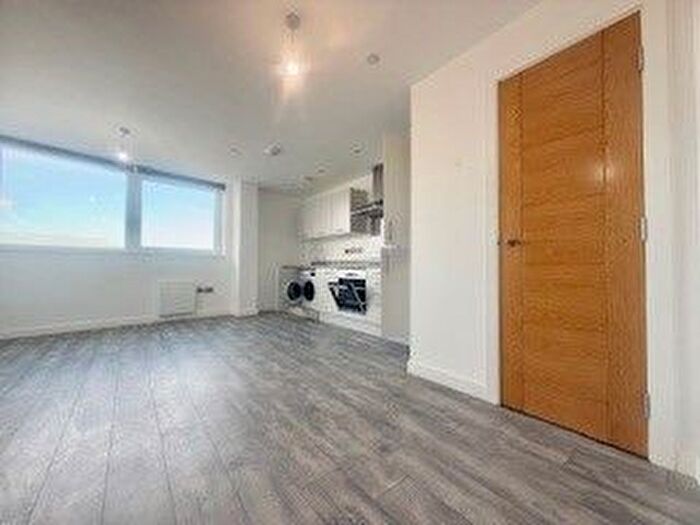 2 Bedroom Flat To Rent In Coventry Road, Birmingham, B25