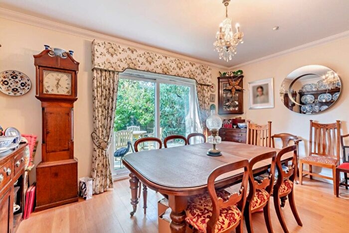 5 Bedroom Detached House For Sale In Holt Close, Wickham, Fareham, Hampshire, PO17