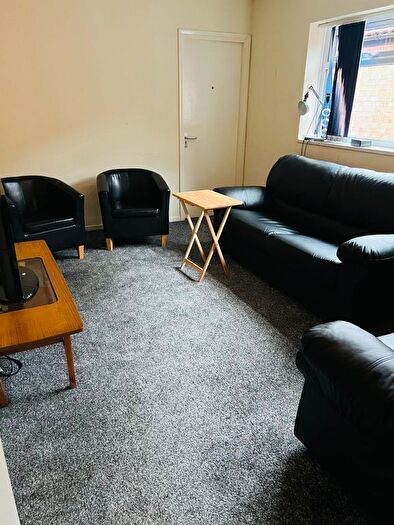 5 Bedroom Semi-Detached House To Rent In Arnesby Road, Nottingham, NG7