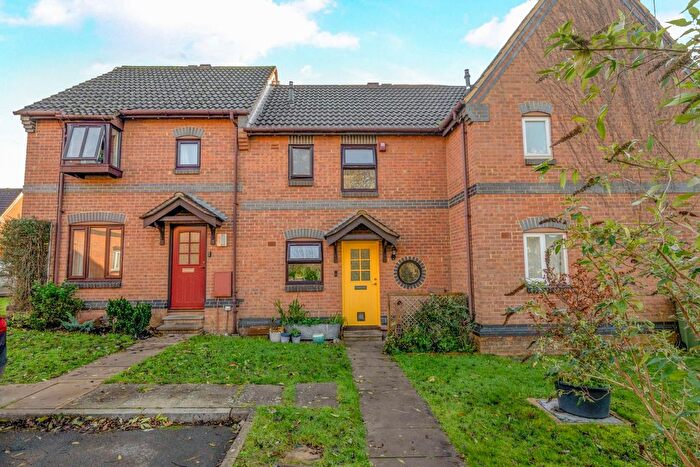 2 Bedroom Terraced House For Sale In Guildford, Surrey, GU4