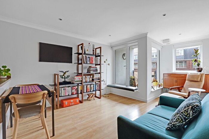 2 Bedroom Flat For Sale In Wells Park Road, Sydenham, SE26