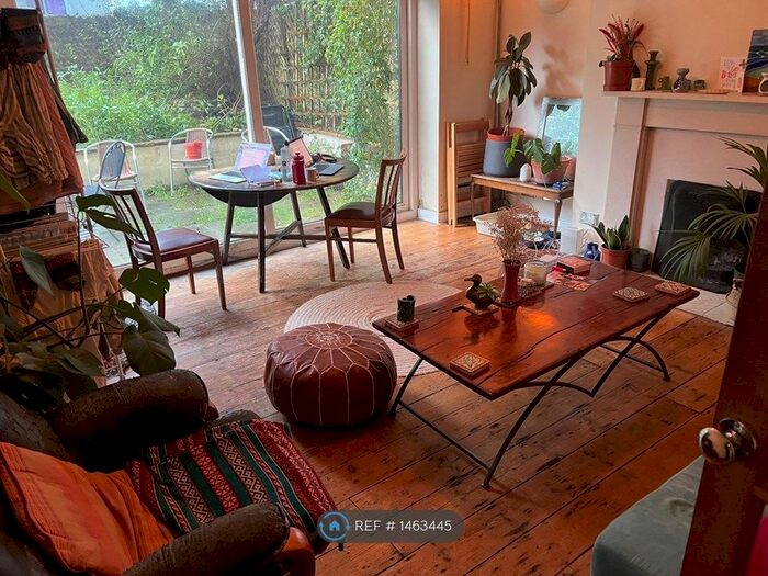 3 Bedroom Flat To Rent In Clarendon Villas, Hove, BN3