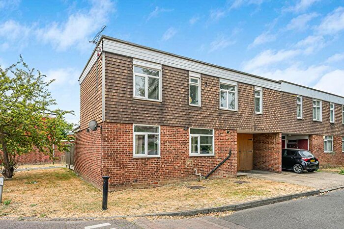 3 Bedroom Semi-Detached House For Sale In Maple Avenue, Chingford, E4
