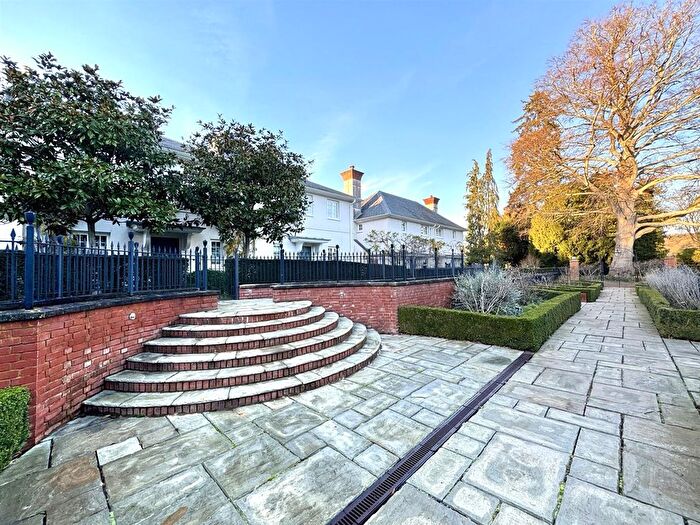 2 Bedroom Property To Rent In Westhumble Street, Westhumble, RH5