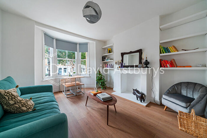 1 Bedroom Apartment To Rent In St. Thomas's Road, Finsbury Park, London, N4