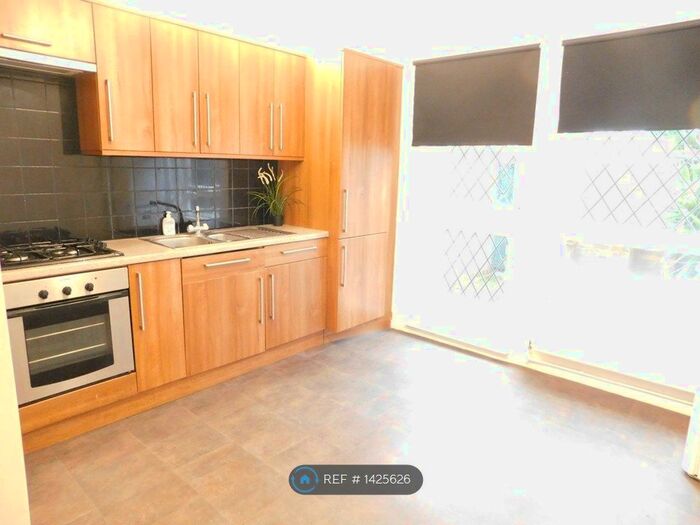 4 Bedroom Semi-Detached House To Rent In Victorian Grove, London, N16