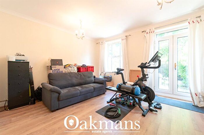 3 Bedroom Terraced House For Sale In Courtlands Close, Birmingham, West Midlands, B5