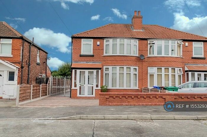 4 Bedroom Semi-Detached House To Rent In Finchley Road, Manchester, M14