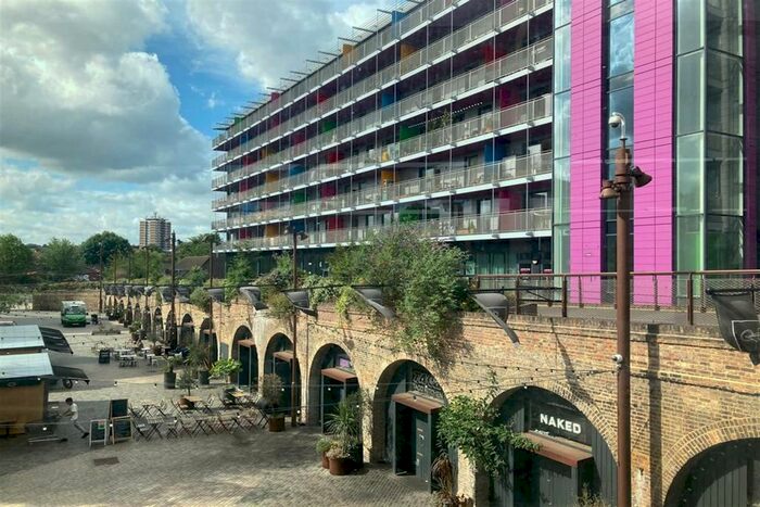 2 Bedroom Flat To Rent In Carriage Way, London, SE8