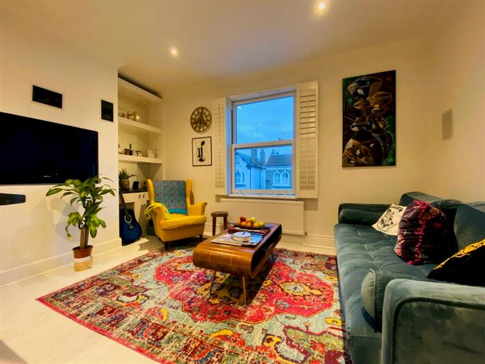 2 Bedroom Flat To Rent In Clifton Road, London, SE25