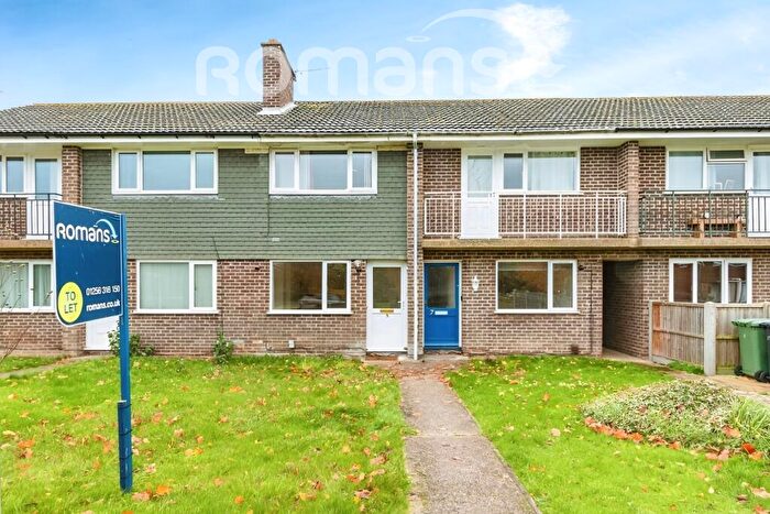 2 Bedroom Maisonette To Rent In Britten Road, Basingstoke, RG22