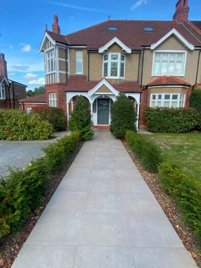 1 Bedroom Flat To Rent In Lancaster Avenue, Cockfosters, EN4