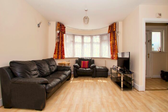 4 Bedroom Terraced House To Rent In Lynton Road, Rayners Lane, HA2