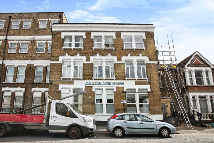 1 Bedroom Flat To Rent In Lyttelton Road, Leyton, E10