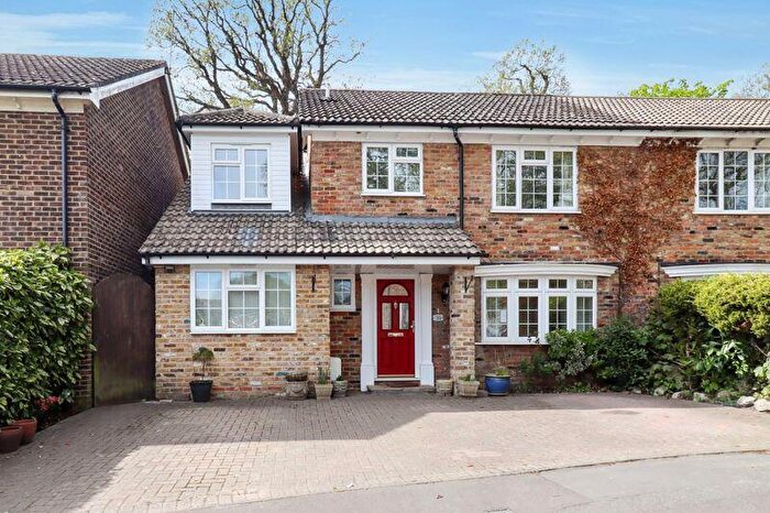 5 Bedroom End Of Terrace House For Sale In Bosman Drive, Windlesham, GU20