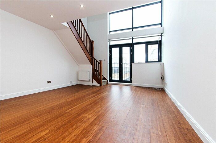 2 Bedroom Apartment To Rent In Curtain Road, Shoreditch, London, EC2A