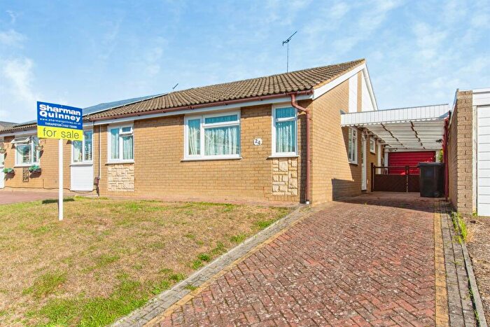 3 Bedroom Semi-Detached House For Sale In Langham Road, Raunds, Wellingborough, NN9